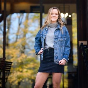 Meet your Posher, Lauren